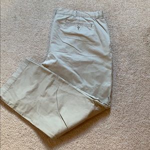 Men’s khaki pants